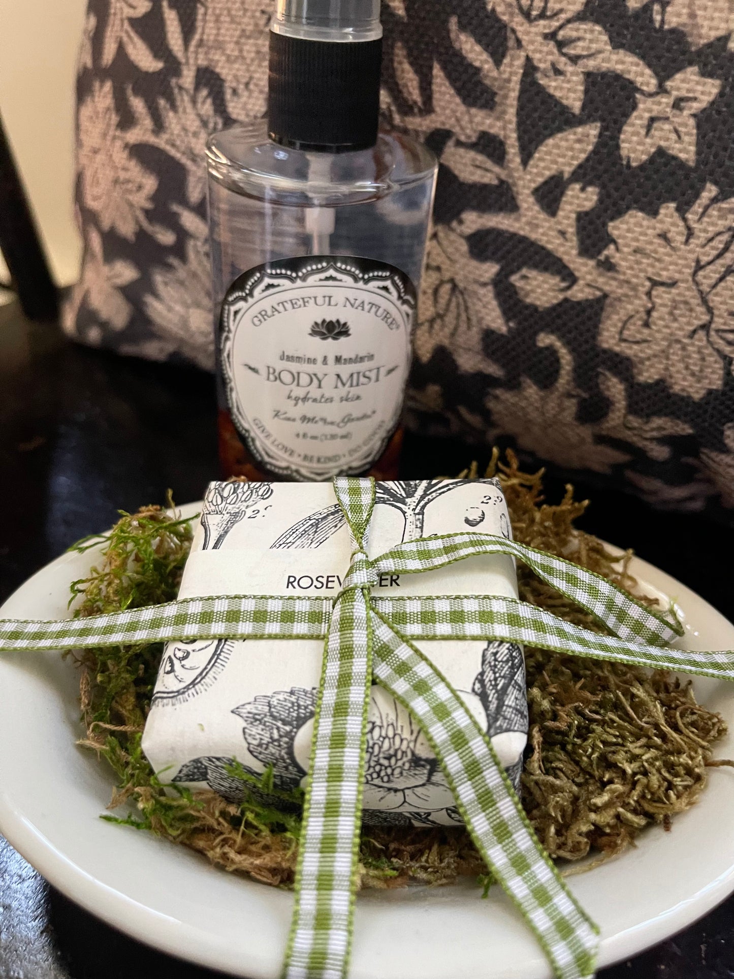 A Very Delicate Scented Body Mist/Soap Set