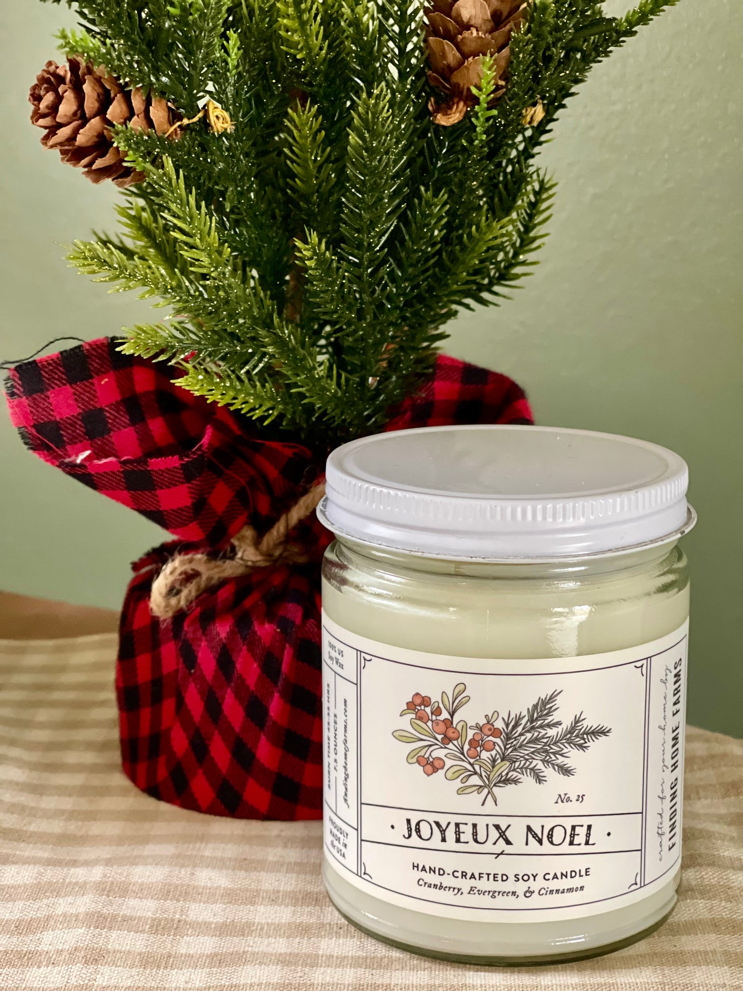 Joyeux Noel Soy Candle - 7.5 oz